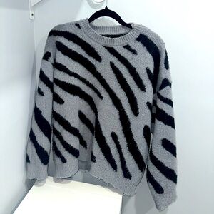 sweater sz small
